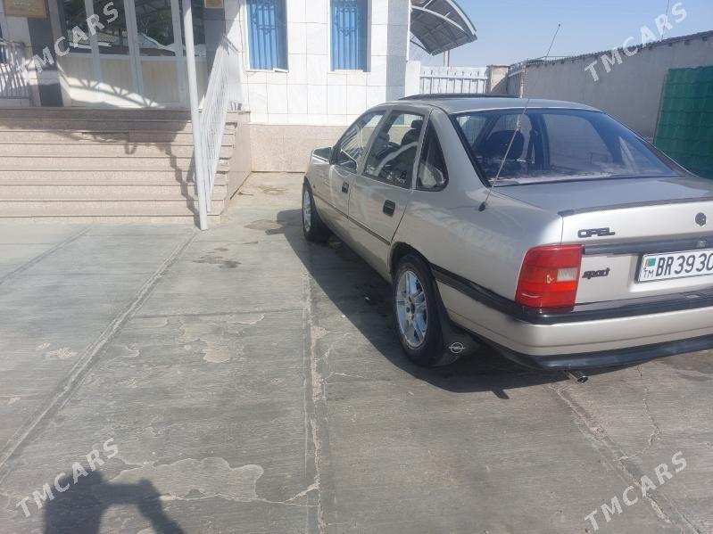 Opel Vectra 1991 - 26 000 TMT - Серхетабат (Кушка) - img 4