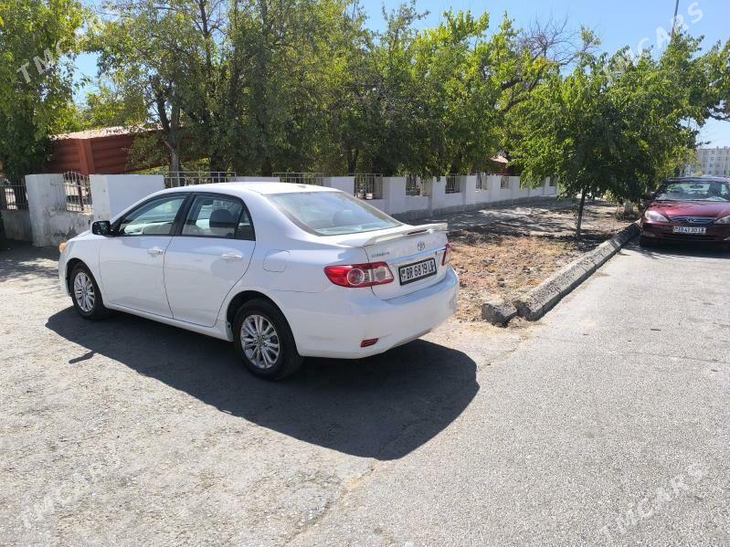 Toyota Corolla 2011 - 143 000 TMT - Туркменабат - img 2