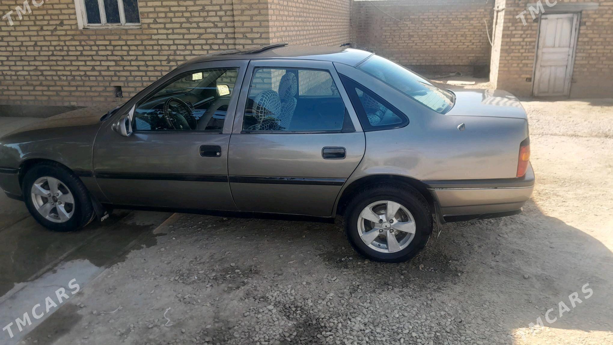 Opel Vectra 1992 - 40 000 TMT - Сакарчага - img 4