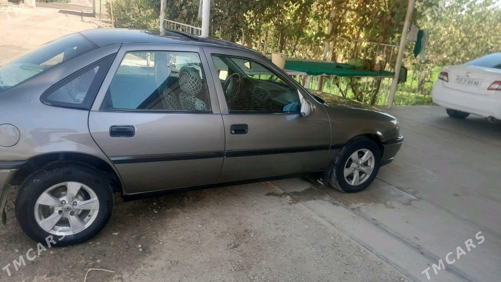 Opel Vectra 1992 - 40 000 TMT - Сакарчага - img 7