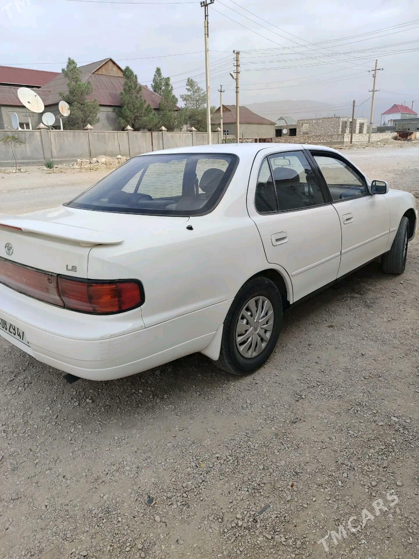 Toyota Camry 1993 - 90 000 TMT - Балканабат - img 4
