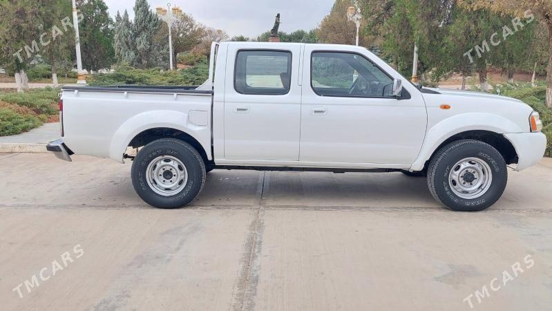 Nissan Navara 2011 - 125 000 TMT - Magtymguly - img 8