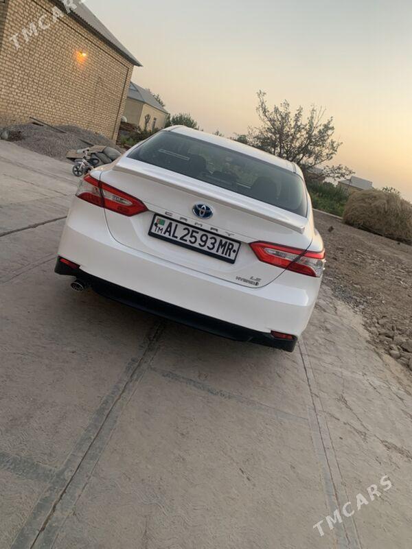 Toyota Camry Hybrid 2019 - 250 000 TMT - Sakarçäge - img 3