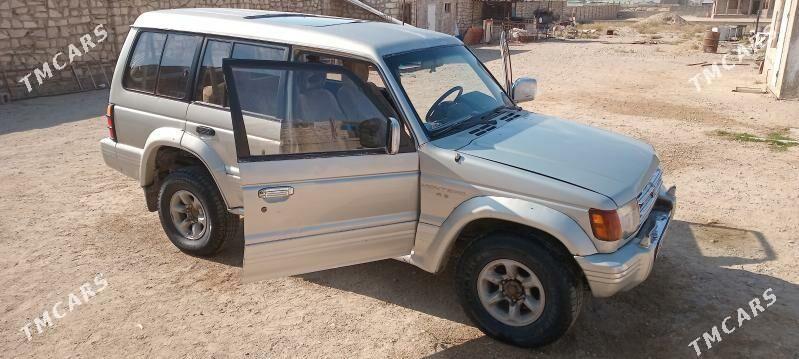 Mitsubishi Montero 1994 - 65 000 TMT - Балканабат - img 2