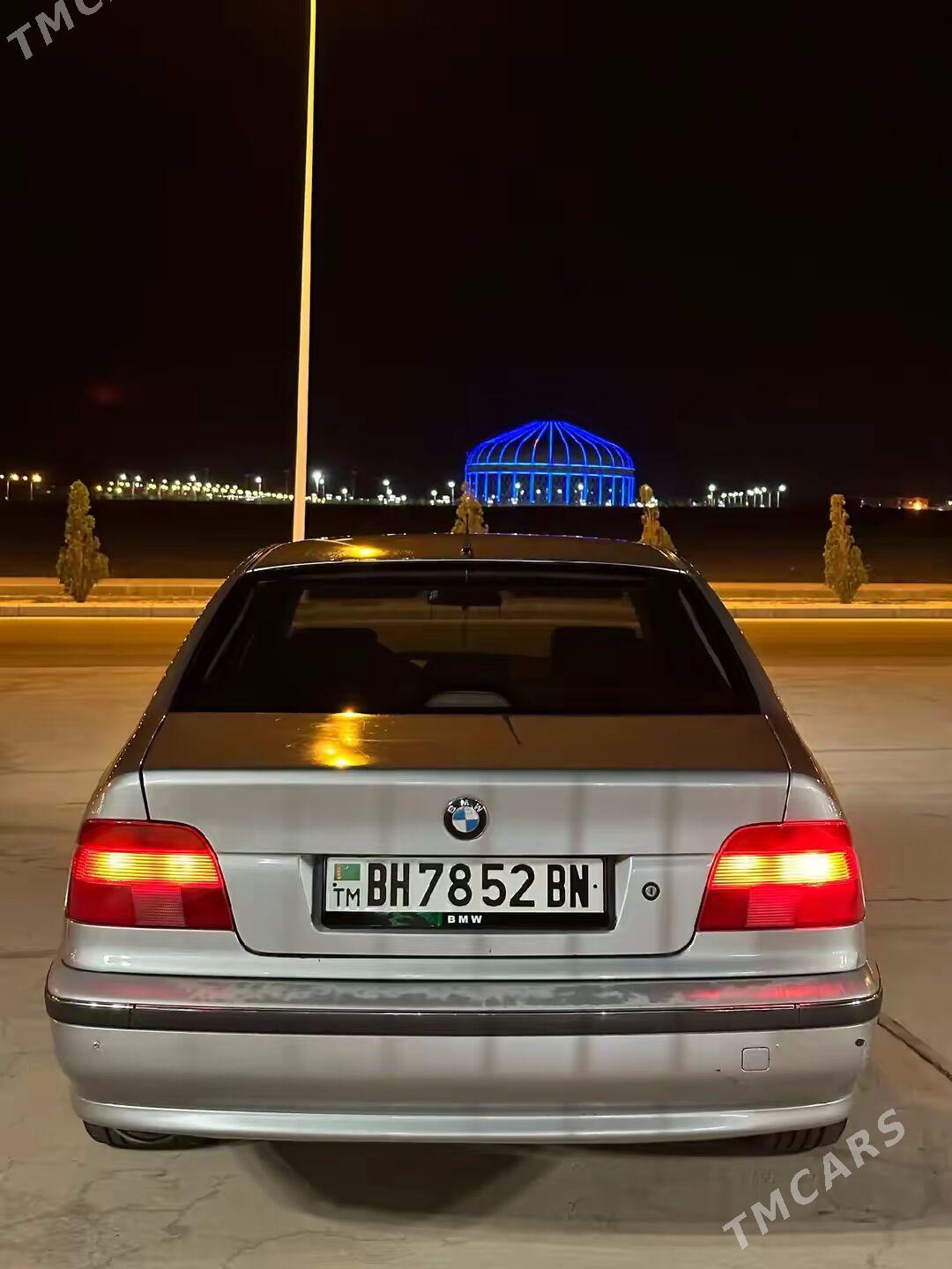 BMW E39 1998 - 120 000 TMT - Балканабат - img 1