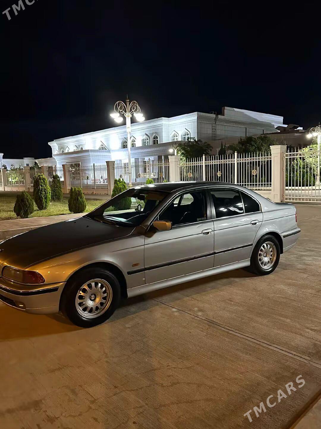 BMW E39 1998 - 120 000 TMT - Балканабат - img 3