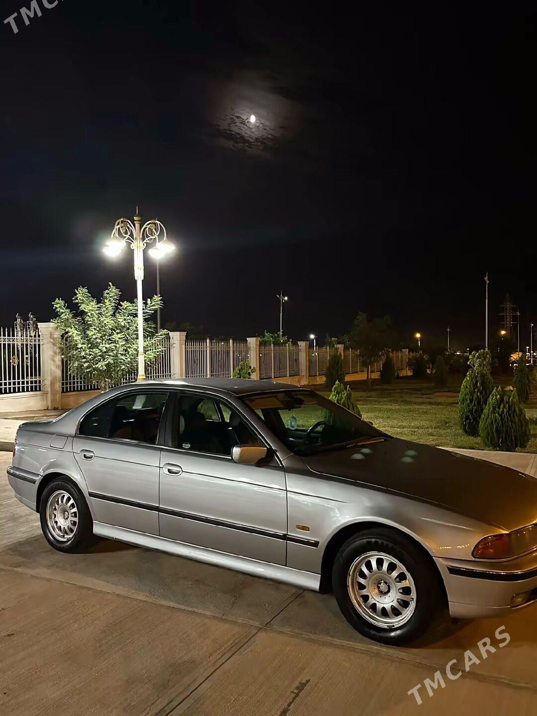 BMW E39 1998 - 120 000 TMT - Балканабат - img 4