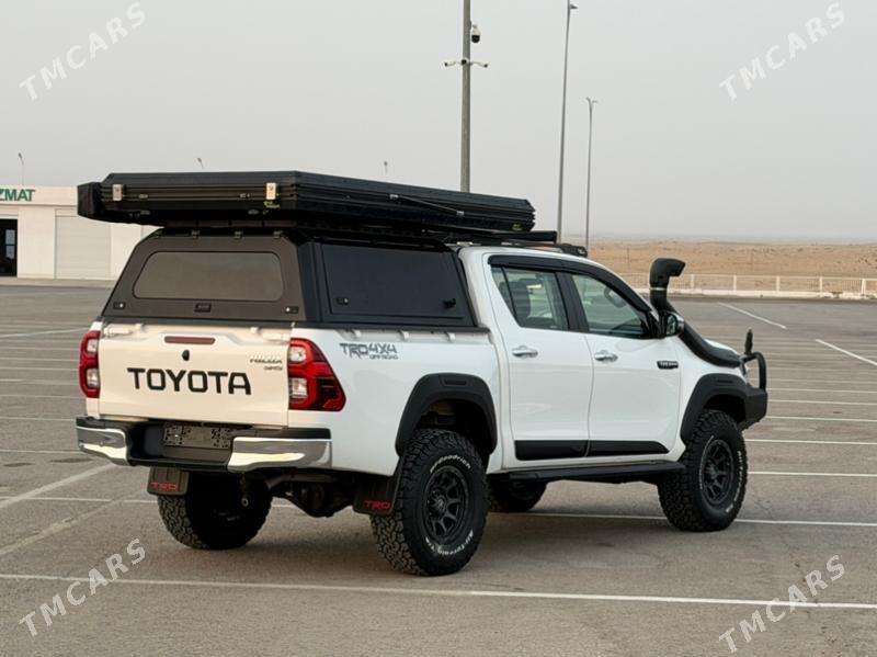 Toyota Hilux 2021 - 665 000 TMT - Ашхабад - img 9