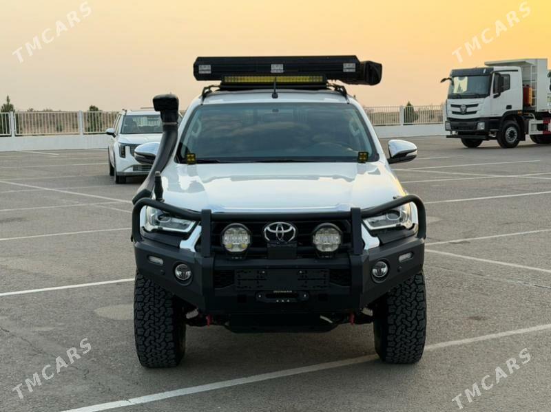 Toyota Hilux 2021 - 665 000 TMT - Ашхабад - img 2