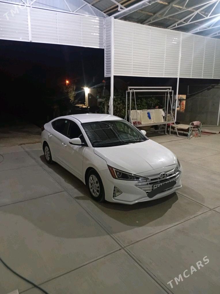 Hyundai Elantra 2020 - 250 000 TMT - Бузмеин - img 4