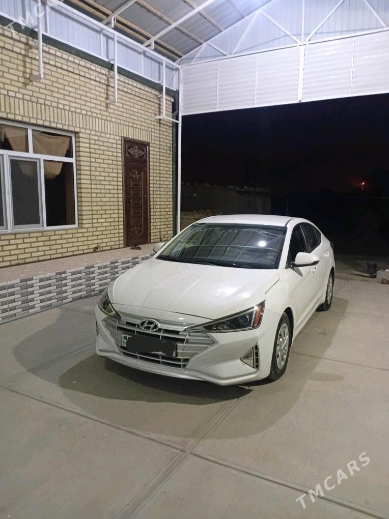 Hyundai Elantra 2020 - 250 000 TMT - Бузмеин - img 6