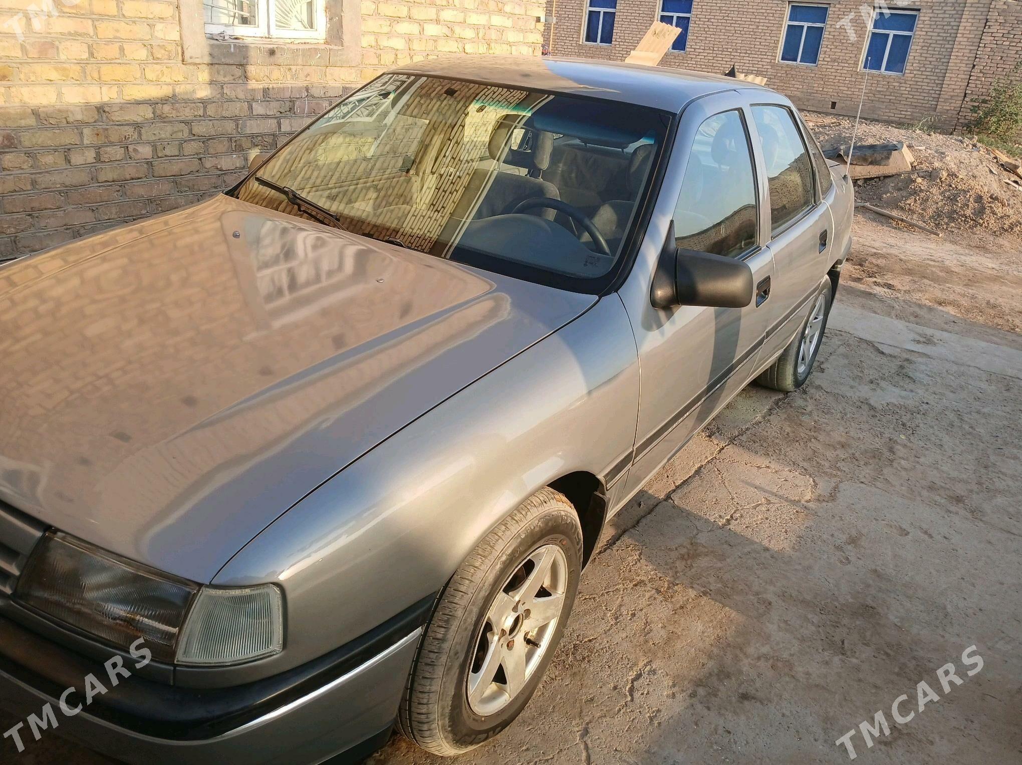 Opel Vectra 1990 - 26 000 TMT - Байрамали - img 2