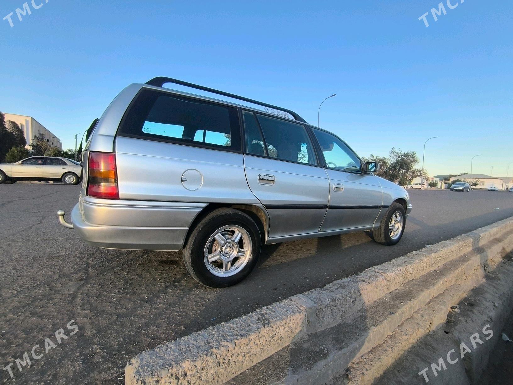Opel Astra 1995 - 38 000 TMT - Гурбансолтан Едже - img 3