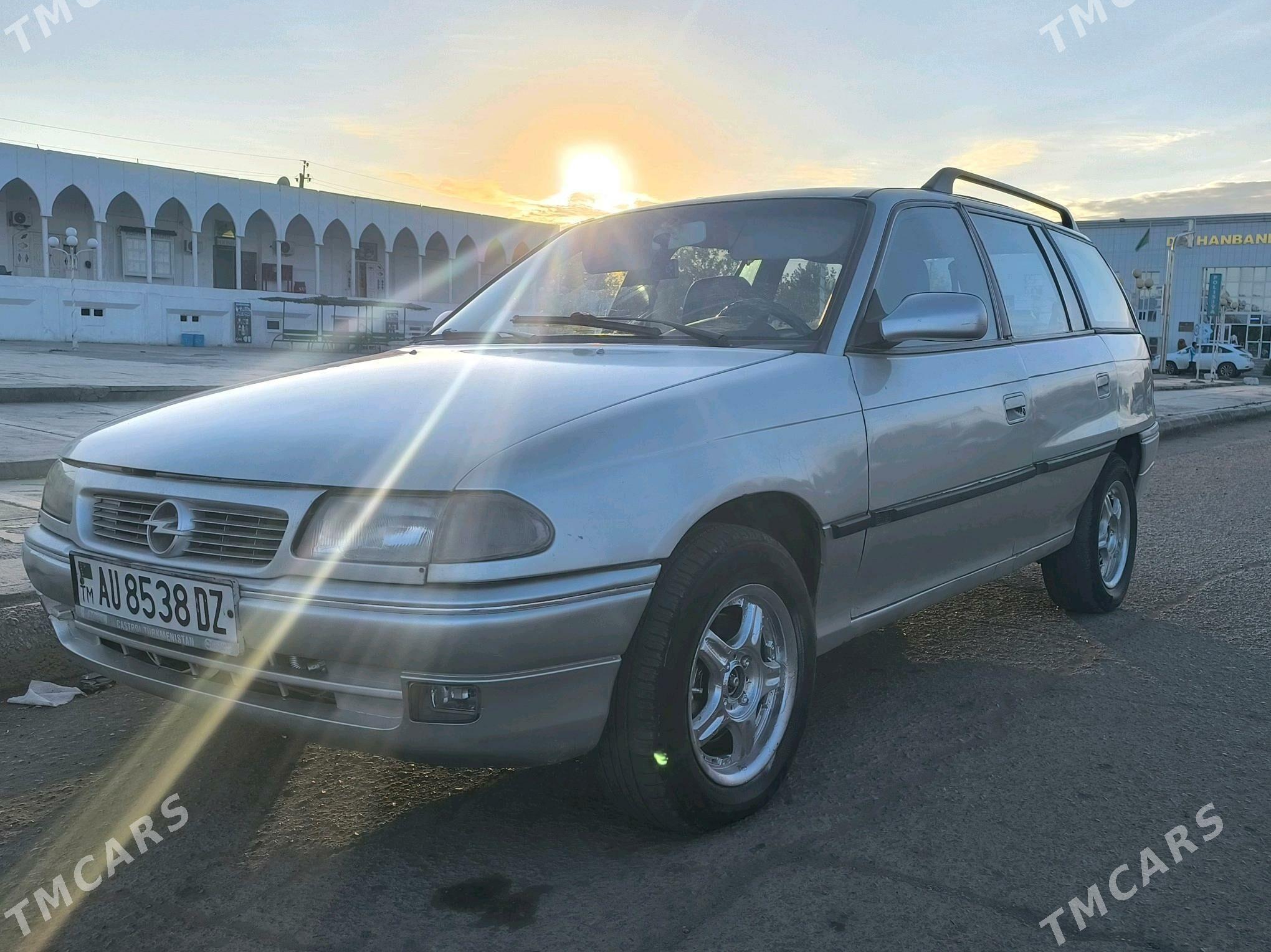 Opel Astra 1995 - 38 000 TMT - Гурбансолтан Едже - img 4