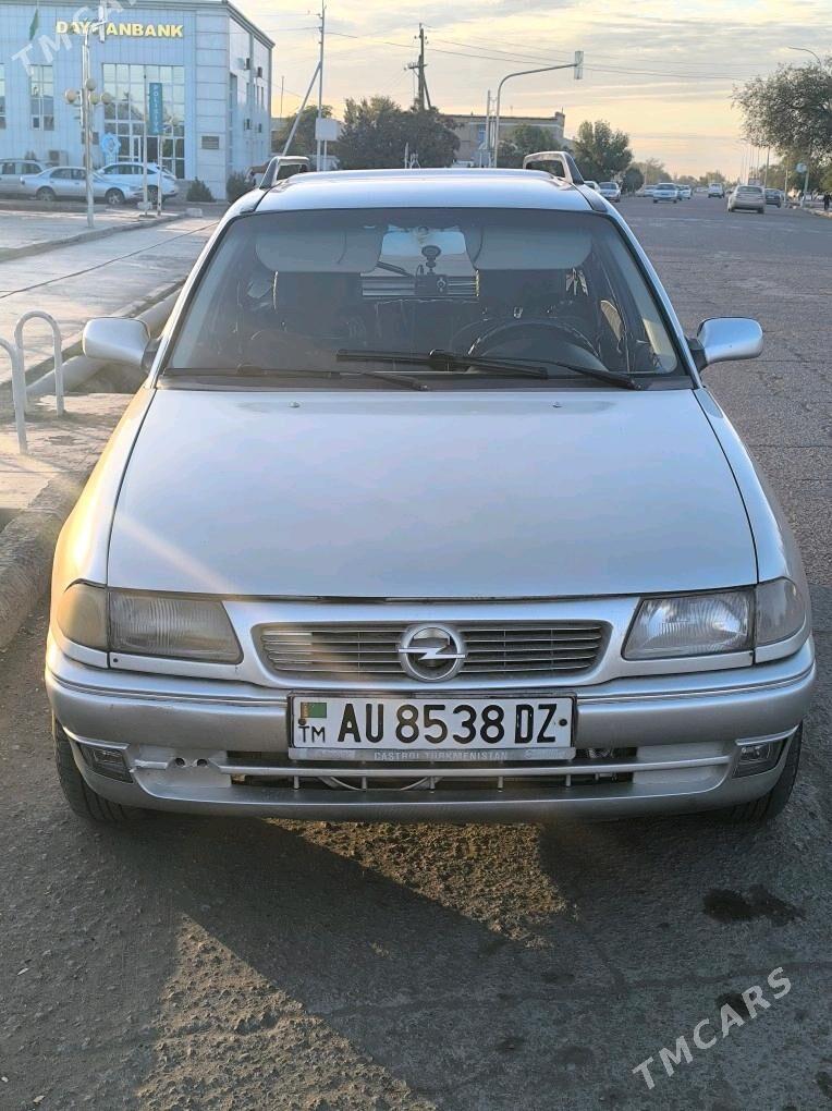 Opel Astra 1995 - 38 000 TMT - Гурбансолтан Едже - img 5