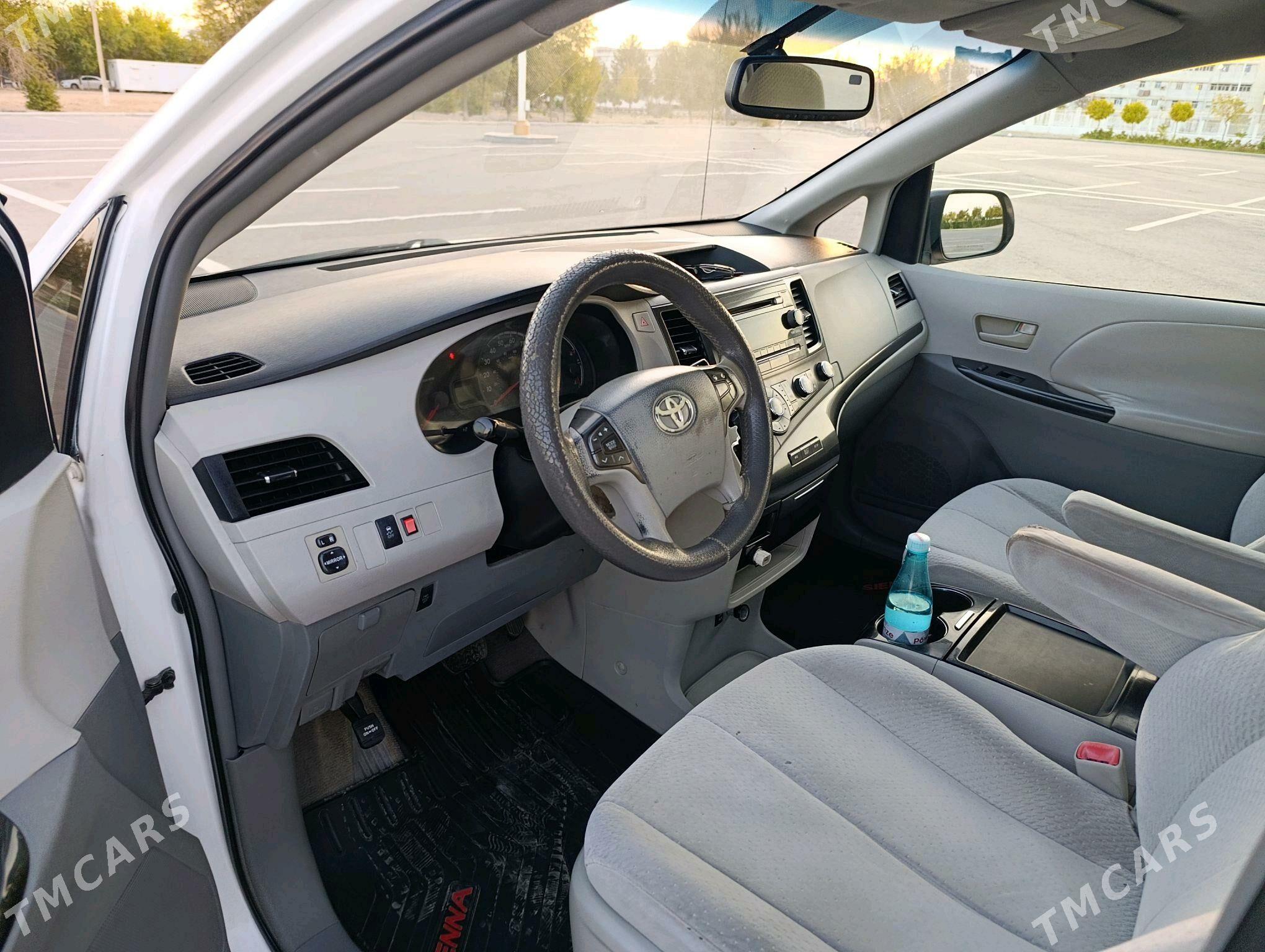 Toyota Sienna 2011 - 275 000 TMT - Мары - img 6