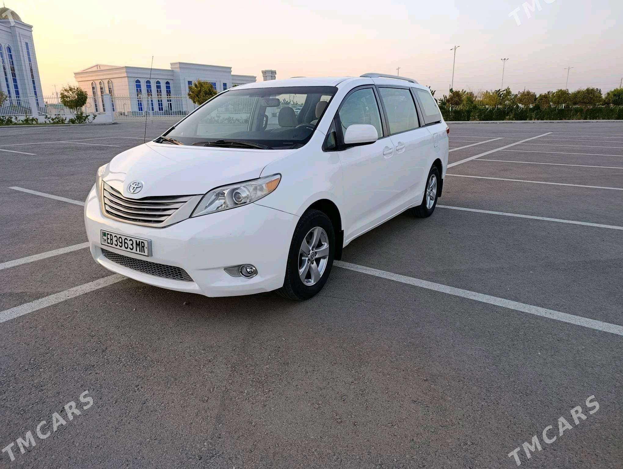 Toyota Sienna 2011 - 275 000 TMT - Мары - img 2