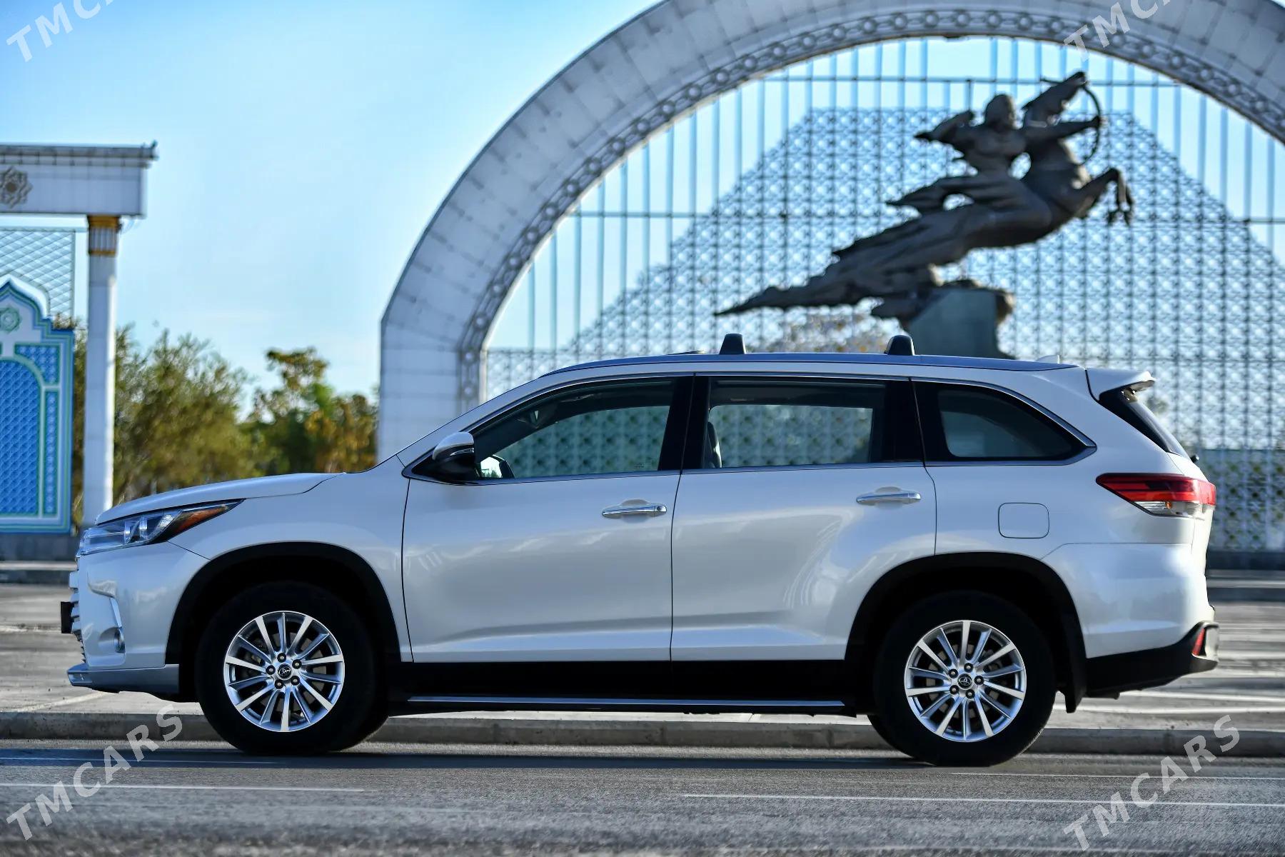 Toyota Highlander 2019 - 500 000 TMT - Дашогуз - img 4