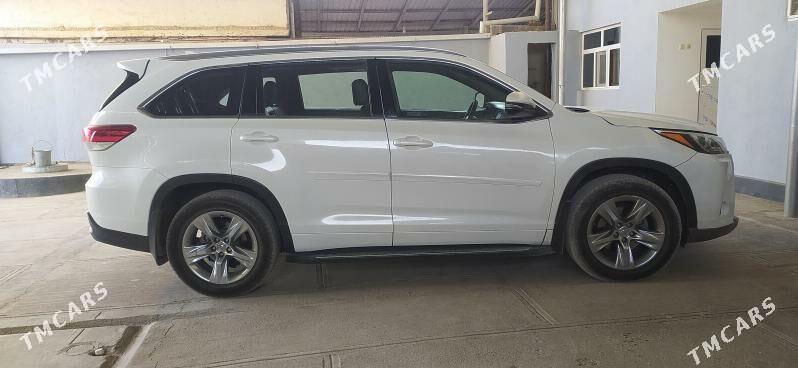 Toyota Highlander 2015 - 390 000 TMT - Теджен - img 3