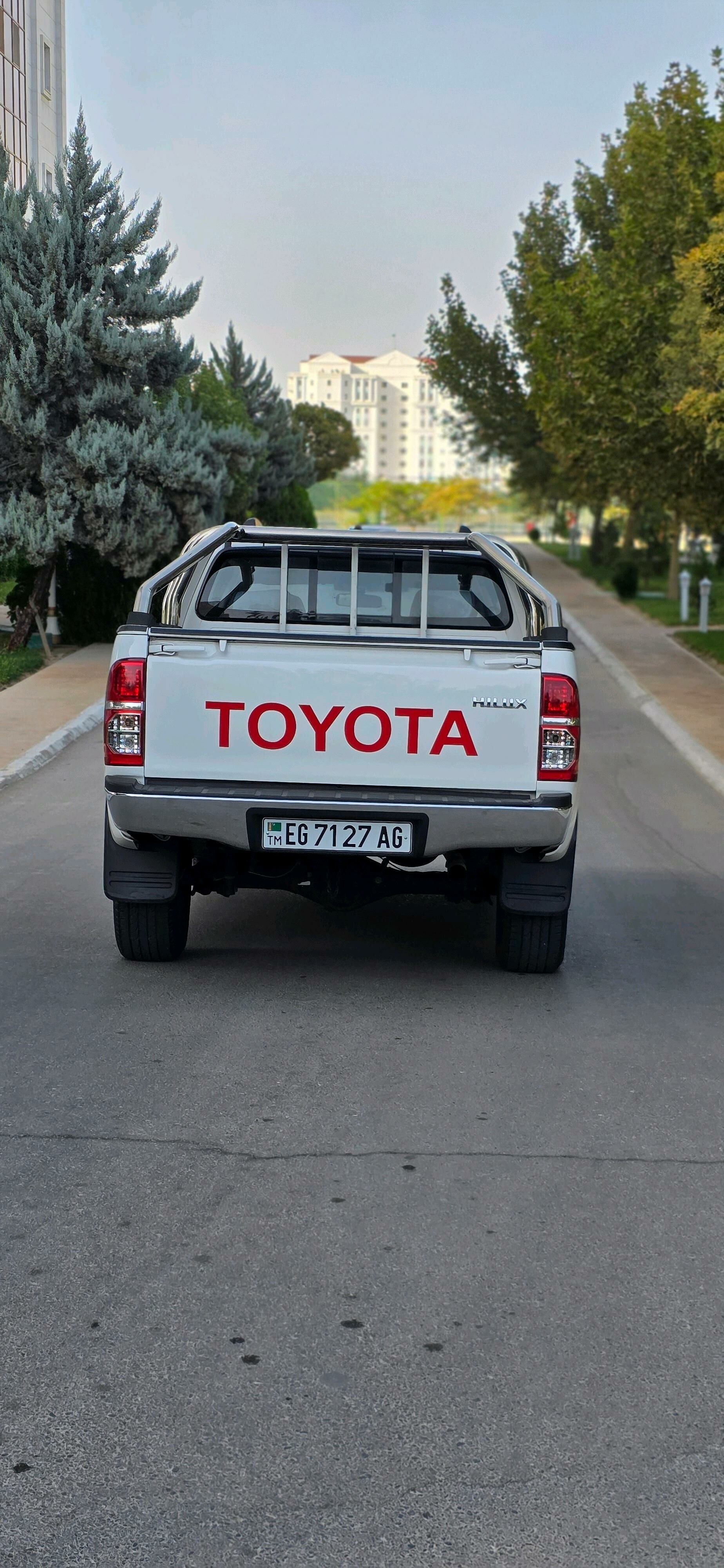 Toyota Hilux 2014 - 340 000 TMT - Бедев - img 5