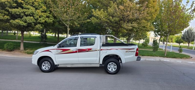 Toyota Hilux 2014 - 340 000 TMT - Бедев - img 6