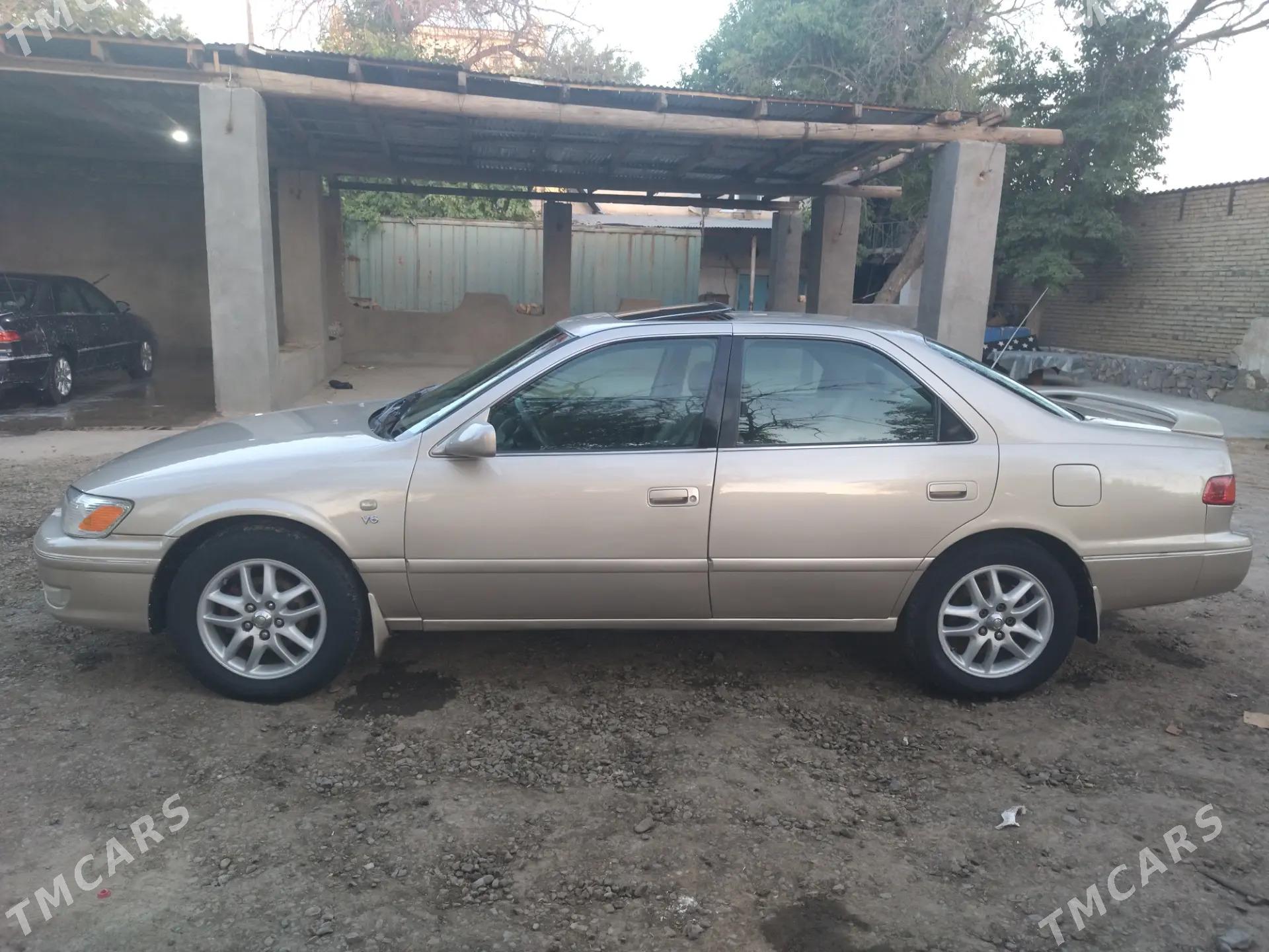 Toyota Camry 2001 - 134 000 TMT - Kerki - img 7