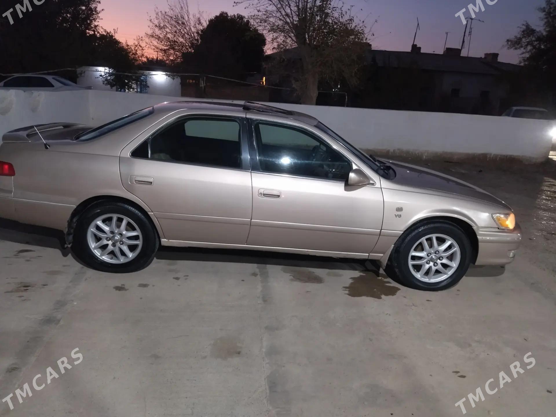 Toyota Camry 2001 - 134 000 TMT - Kerki - img 6