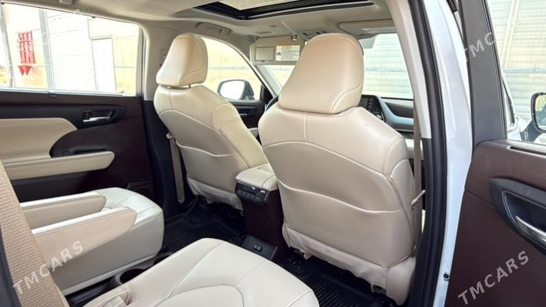 Toyota Highlander 2022 - 550 000 TMT - Мары - img 4
