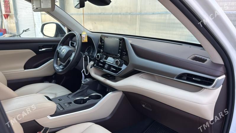 Toyota Highlander 2022 - 550 000 TMT - Мары - img 5