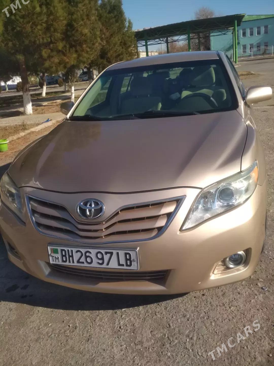 Toyota Camry 2011 - 200 000 TMT - Мары - img 5