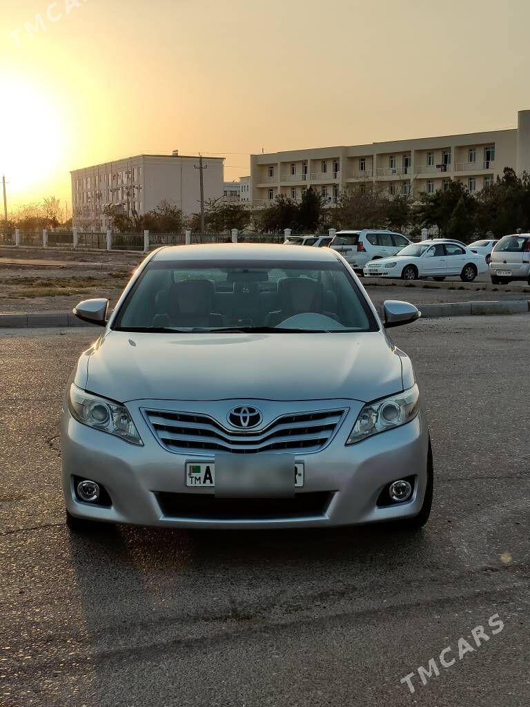 Toyota Camry 2010 - 196 000 TMT - Байрамали - img 2
