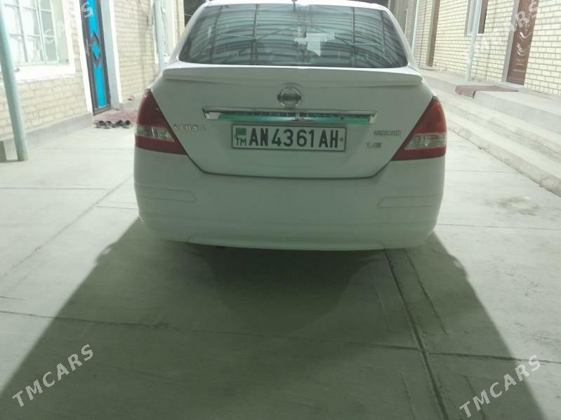 Nissan Versa 2010 - 122 000 TMT - Bäherden - img 1