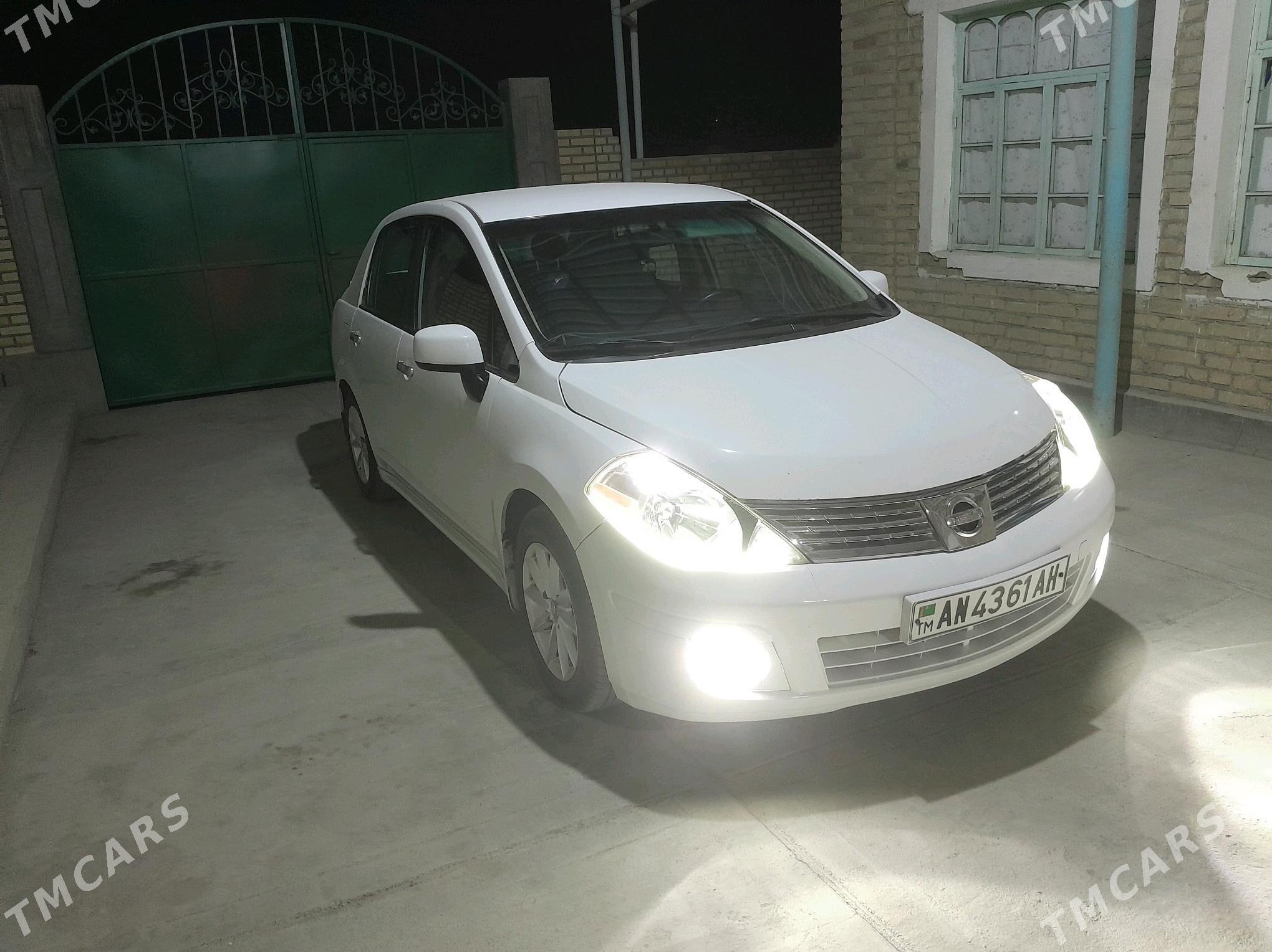 Nissan Versa 2010 - 122 000 TMT - Bäherden - img 6