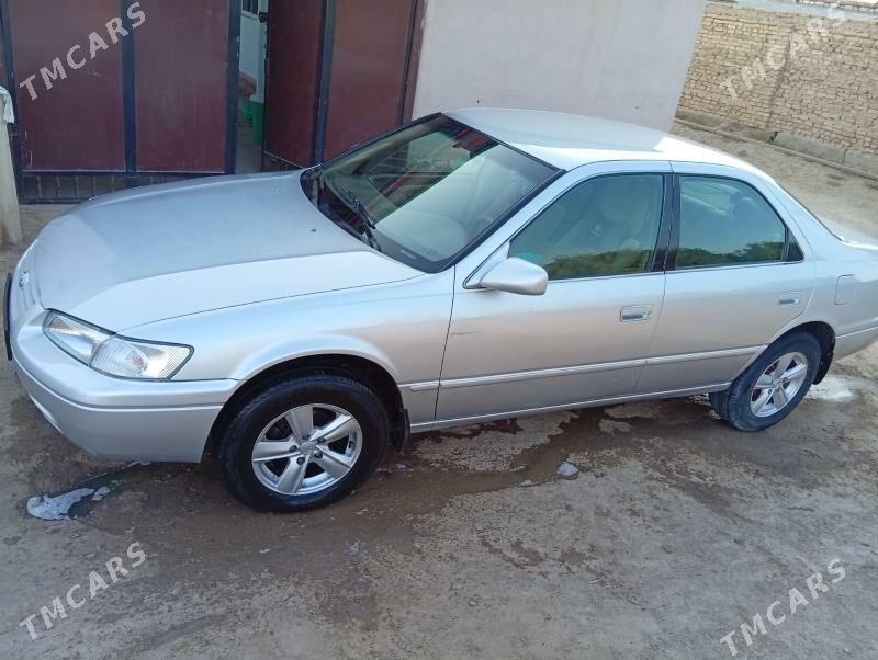 Toyota Camry 1999 - 135 000 TMT - Ёлётен - img 5