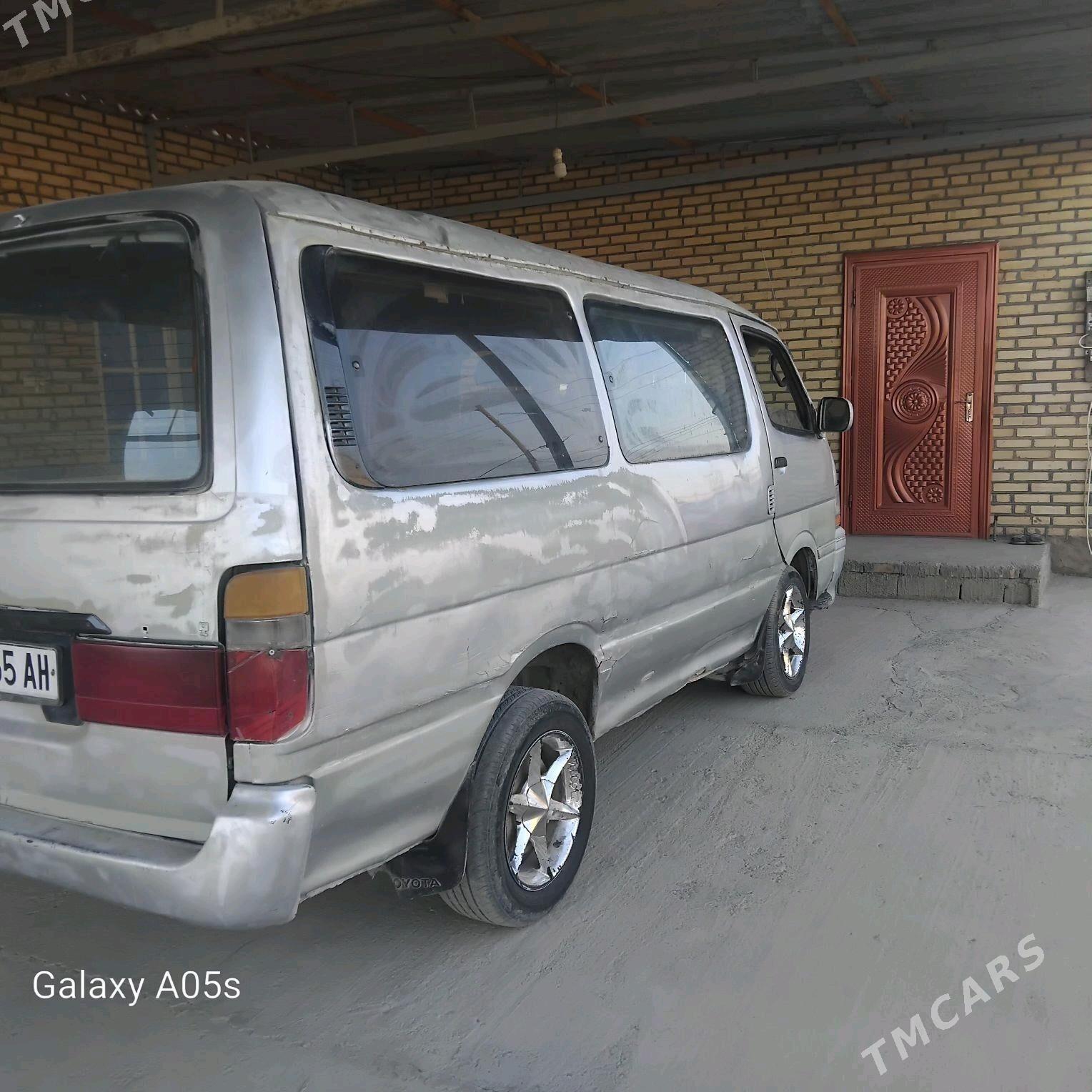 Toyota Hiace 1995 - 40 000 TMT - Sarahs - img 3