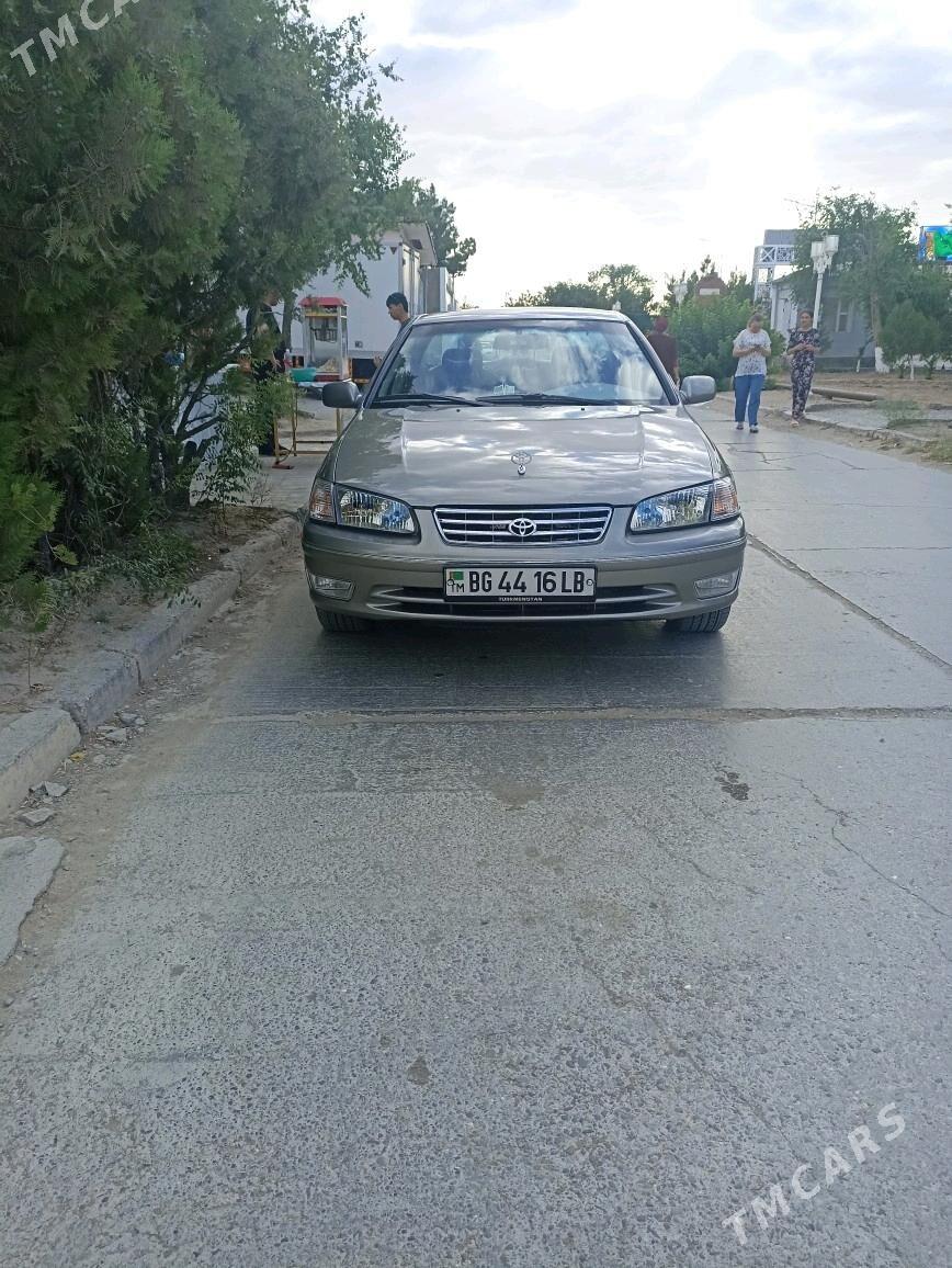 Toyota Camry 2000 - 190 000 TMT - Seýdi - img 9