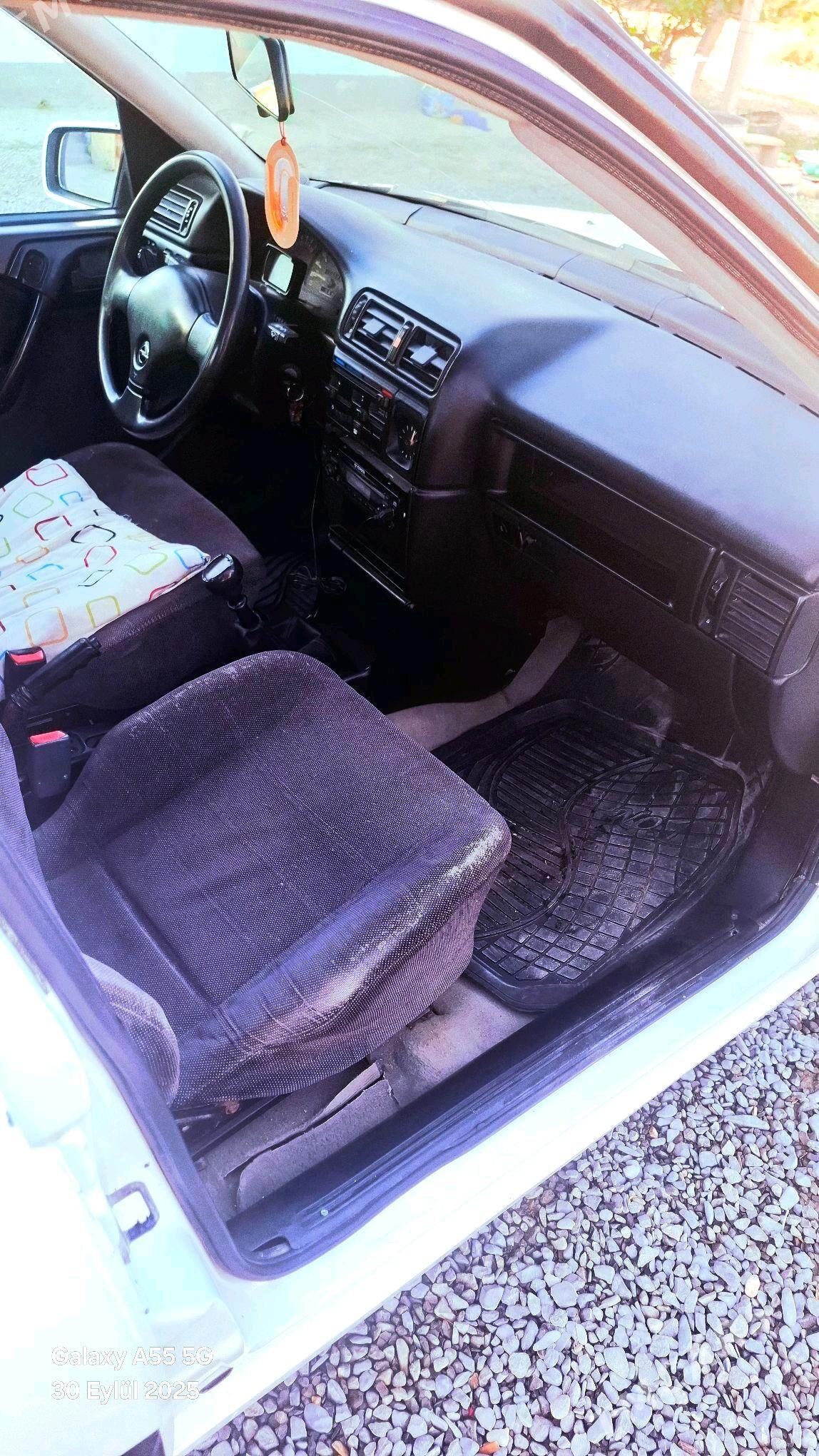 Opel Vectra 1992 - 38 000 TMT - Яшлык - img 6