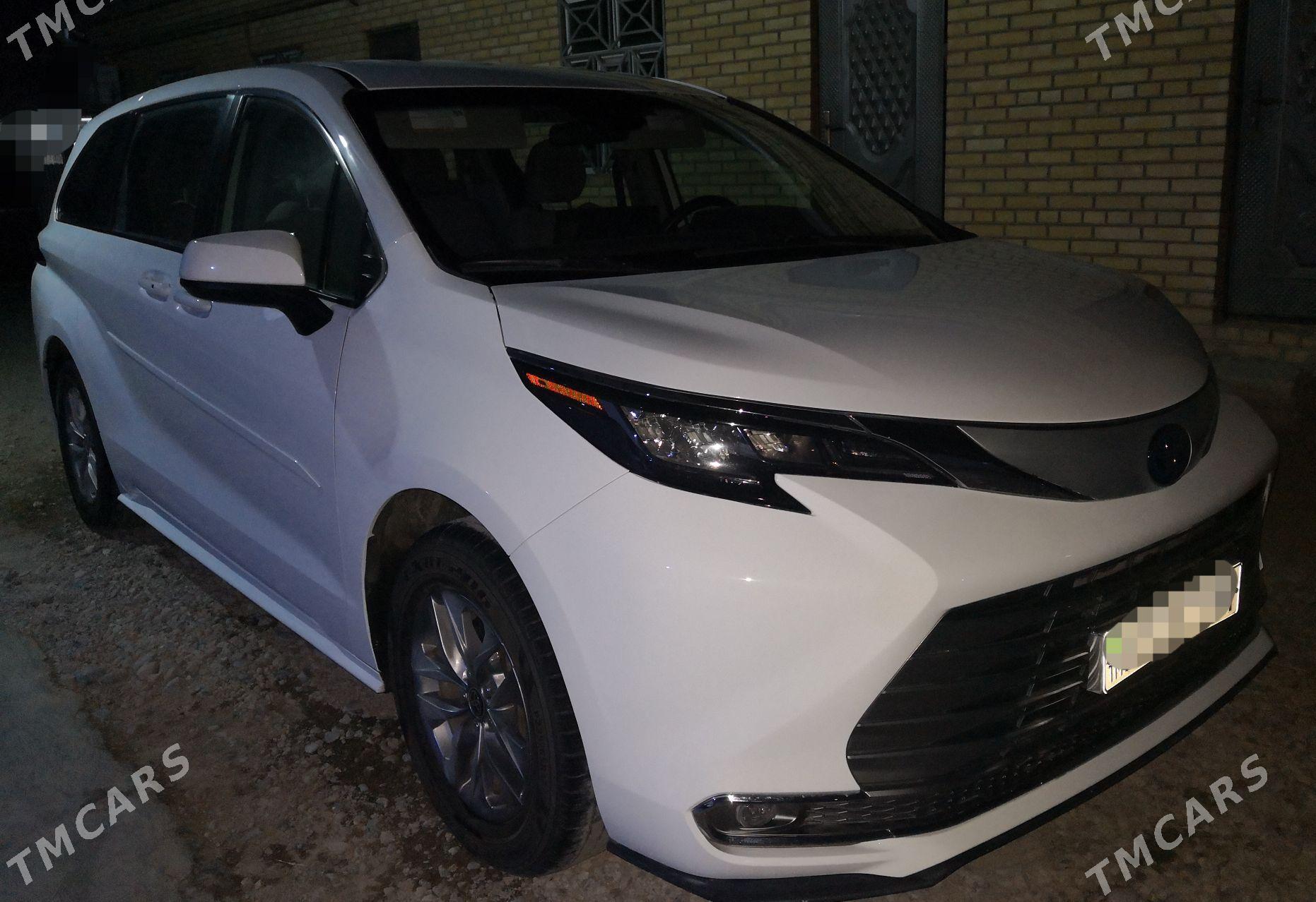 Toyota Sienna 2022 - 490 000 TMT - Мары - img 4