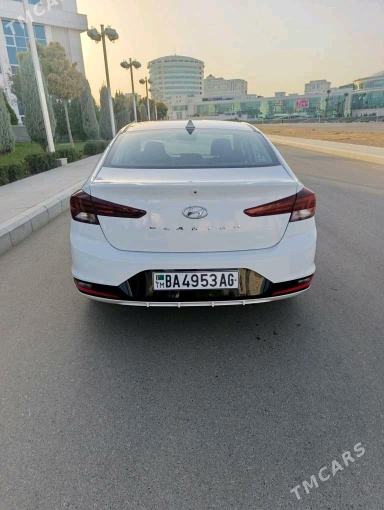 Hyundai Elantra 2019 - 245 000 TMT - Айтакова (ул. Огузхана) - img 6