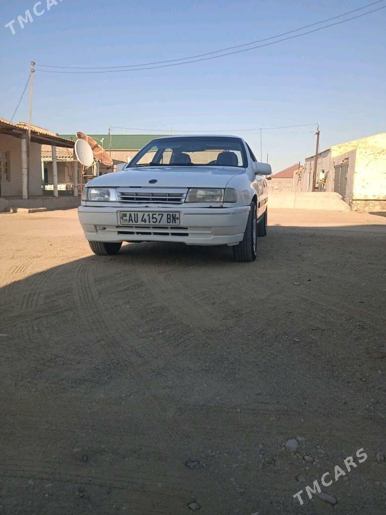 Opel Vectra 1989 - 40 000 TMT - Гумдаг - img 2