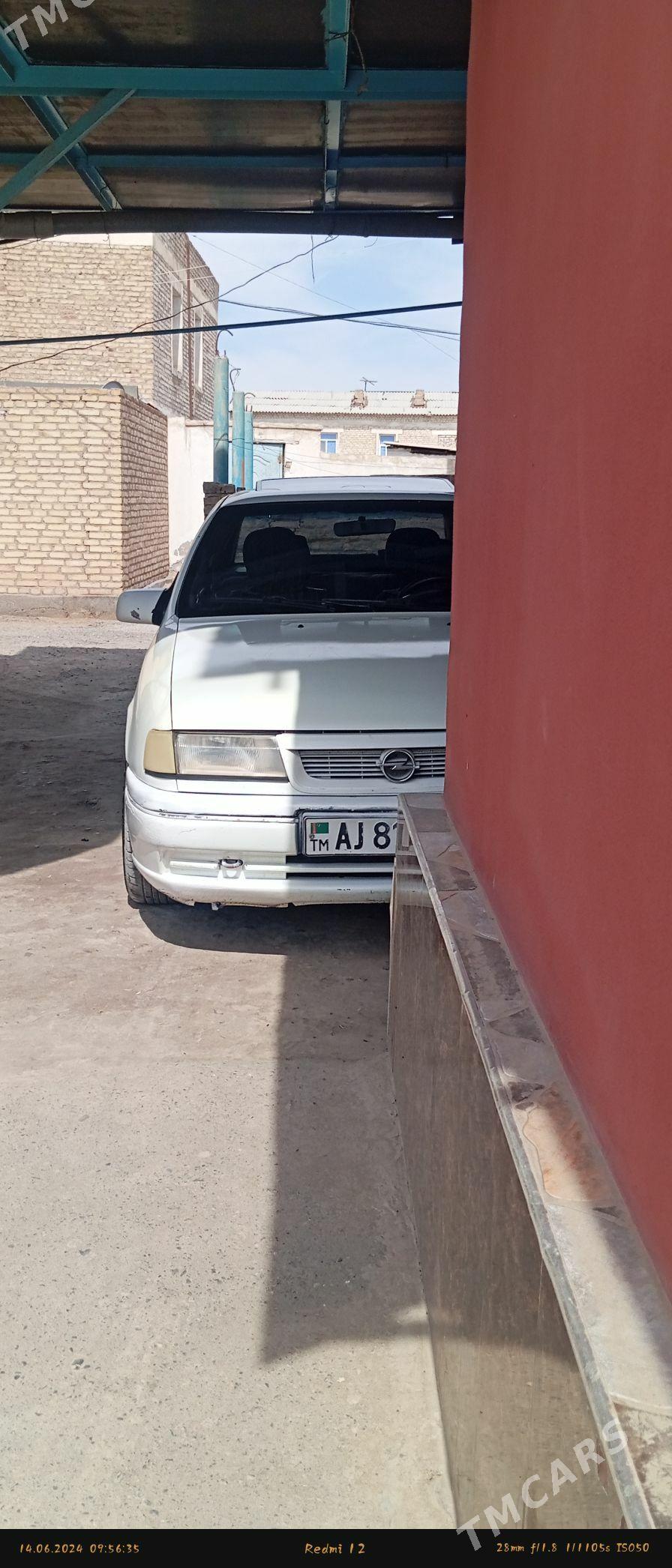 Opel Vectra 1993 - 33 000 TMT - Дянев - img 3