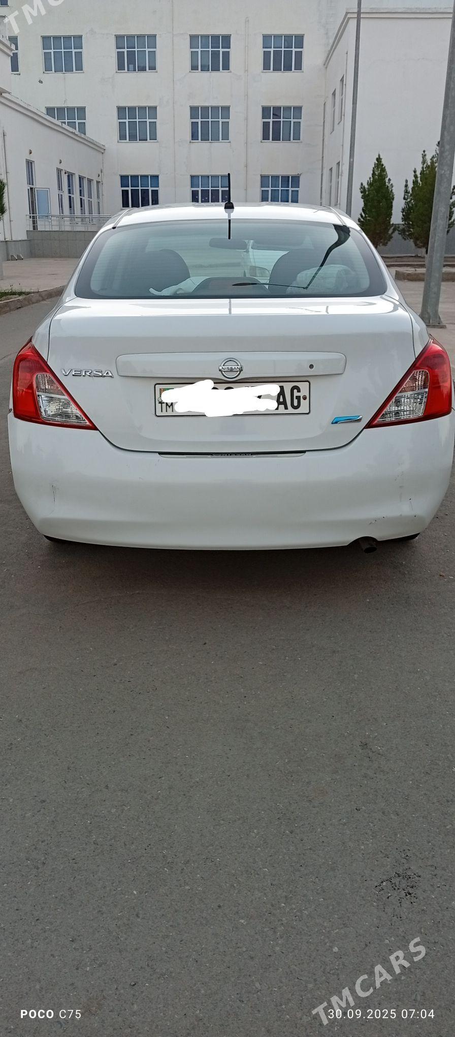 Nissan Versa 2013 - 113 000 TMT - Ашхабад - img 3
