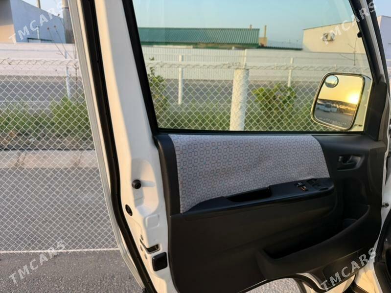 Toyota Hiace 2017 - 560 000 TMT - Gyzylarbat - img 3