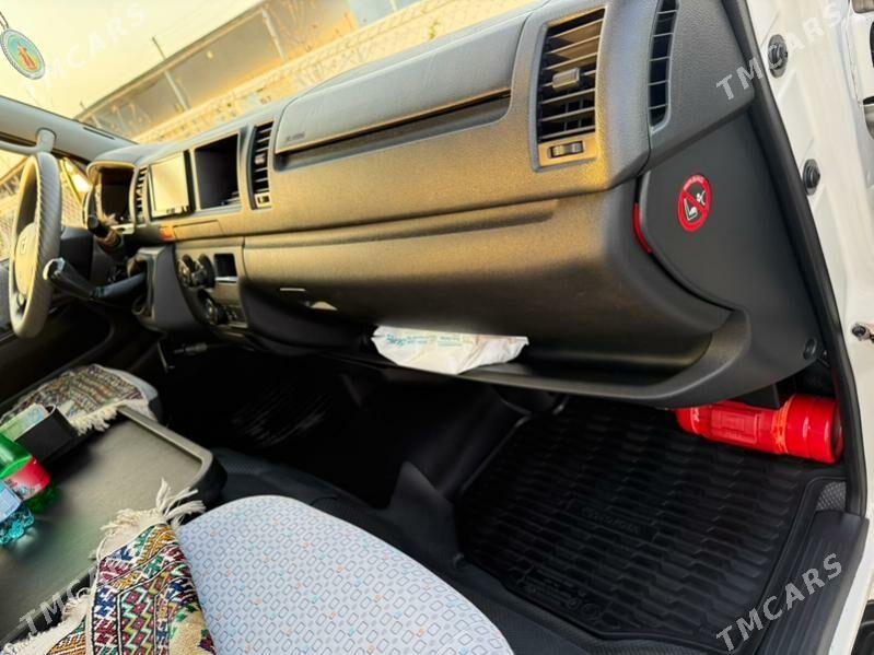 Toyota Hiace 2017 - 560 000 TMT - Gyzylarbat - img 9