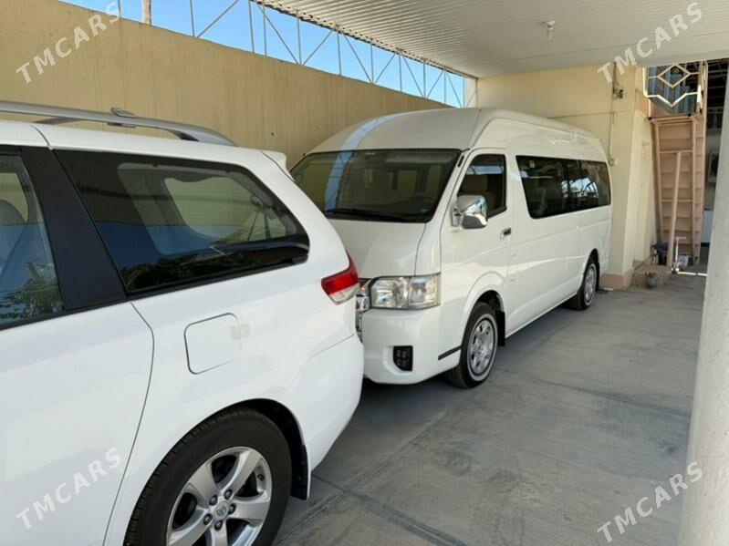 Toyota Hiace 2017 - 560 000 TMT - Gyzylarbat - img 4