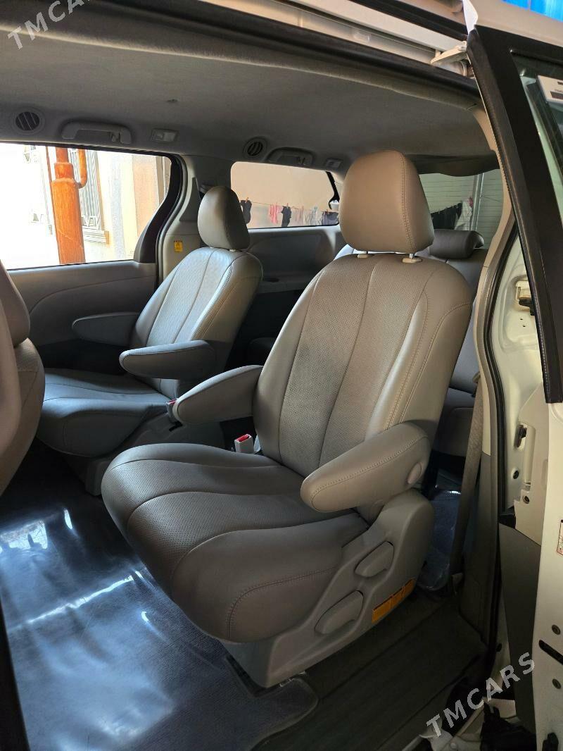 Toyota Sienna 2011 - 265 000 TMT - Мары - img 10
