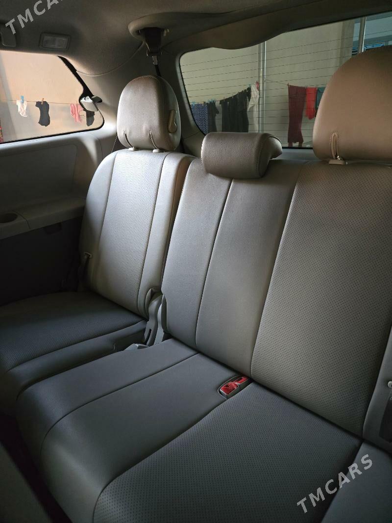 Toyota Sienna 2011 - 265 000 TMT - Мары - img 9