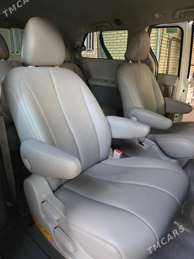 Toyota Sienna 2011 - 265 000 TMT - Мары - img 6