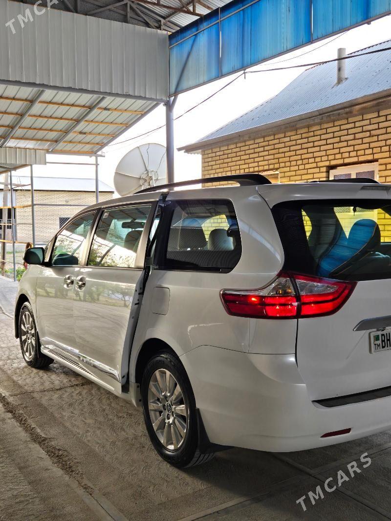 Toyota Sienna 2011 - 265 000 TMT - Мары - img 5