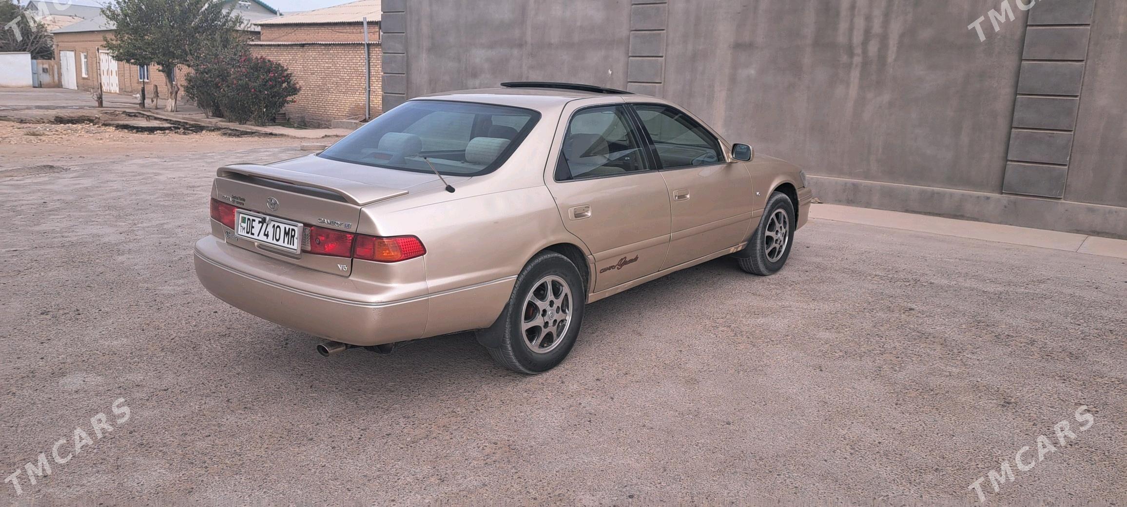 Toyota Camry 1998 - 130 000 TMT - Мары - img 2